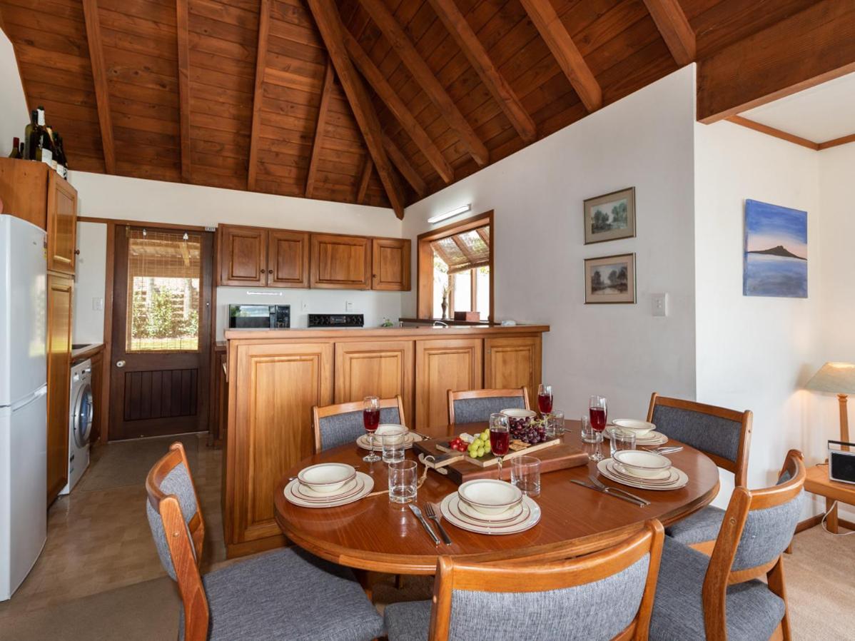 Te Maiki Escape - Russell Holiday Home Extérieur photo