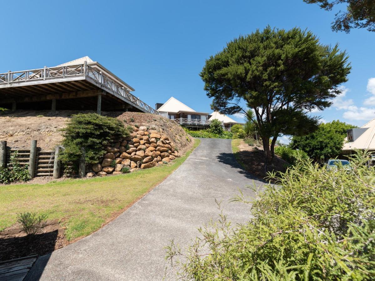 Te Maiki Escape - Russell Holiday Home Extérieur photo